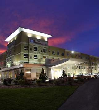 Sandy Hyatt at night